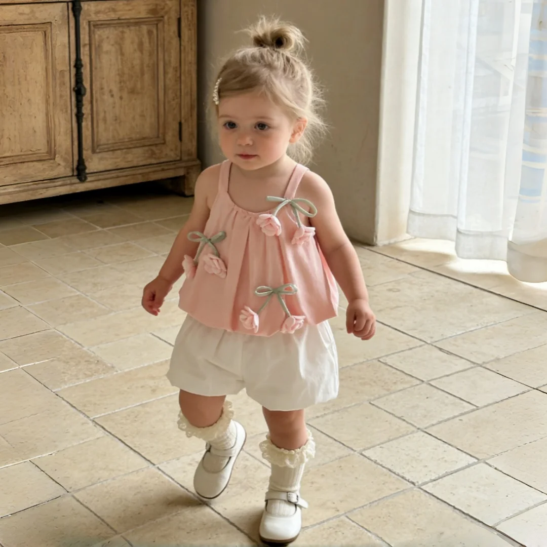 

Комплект из 2 предметов для маленьких девочек, летний комплект с цветочным принтом, милый топ и шорты, одежда для маленьких девочек, очаровательный пляжный комплект для малышей