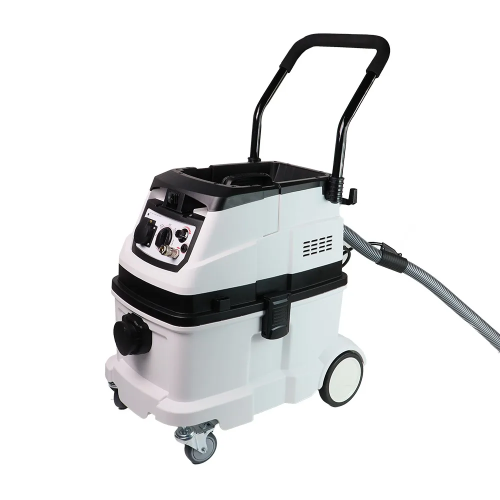 1600W 40L Wet and Dry Industrial Vacuum Cleaner with with Auto Filter Cleaning and Power Socket