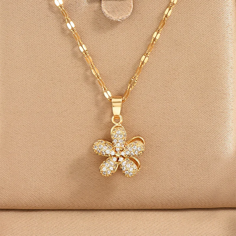 Cute and Compact Rotating Flower Pendant Stainless Steel Necklace Provides Women with Creative Jewelry To Relieve Stress