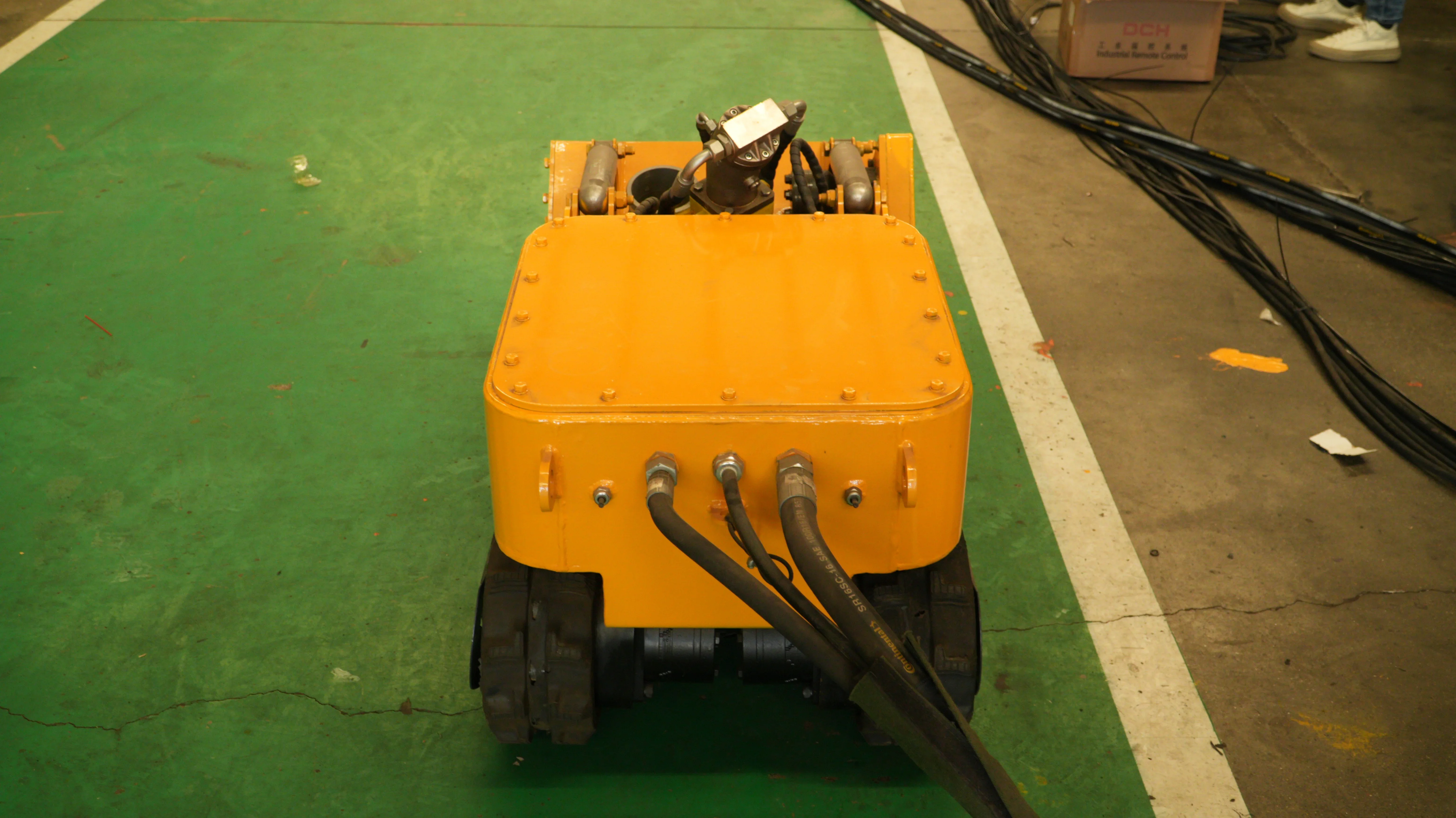 YG Customized Rubber Track Pipe Cleaning Automatic 600mm Real Time Monitoring Width Dredging Robot Machine