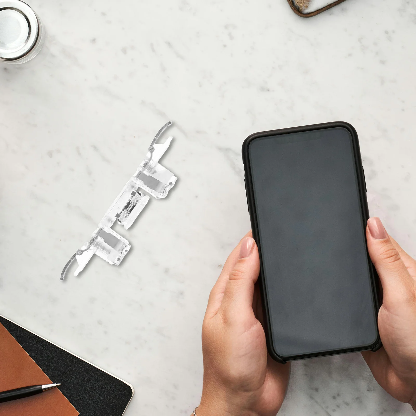 

1pcs Mobile Game Controller Universal Phone Gaming Handle Rapid Heat Dissipation Physical Assistance Trigger Sensitivity Battle