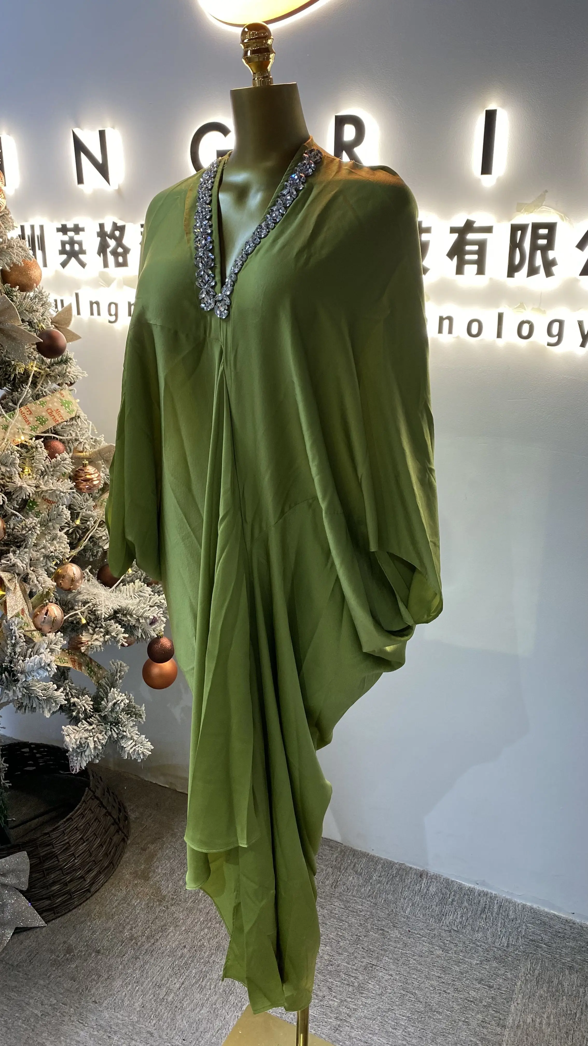 Latest design women's three-season sleeve V-neck button-down printed top and loose-fitting trousers two-piece set-GZXX105