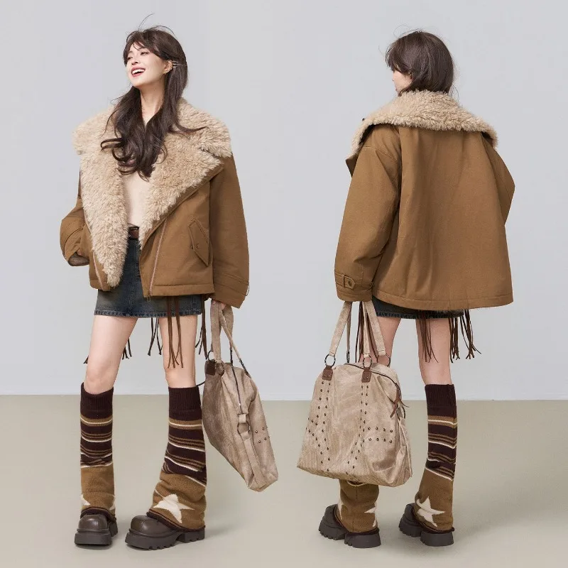 تخزين الحرارة صوف الضأن قصيرة التلبيب فطيرة التغلب على الملابس القطنية المرأة الشتاء سميكة الفراء سترة رائعة بسيطة عادية