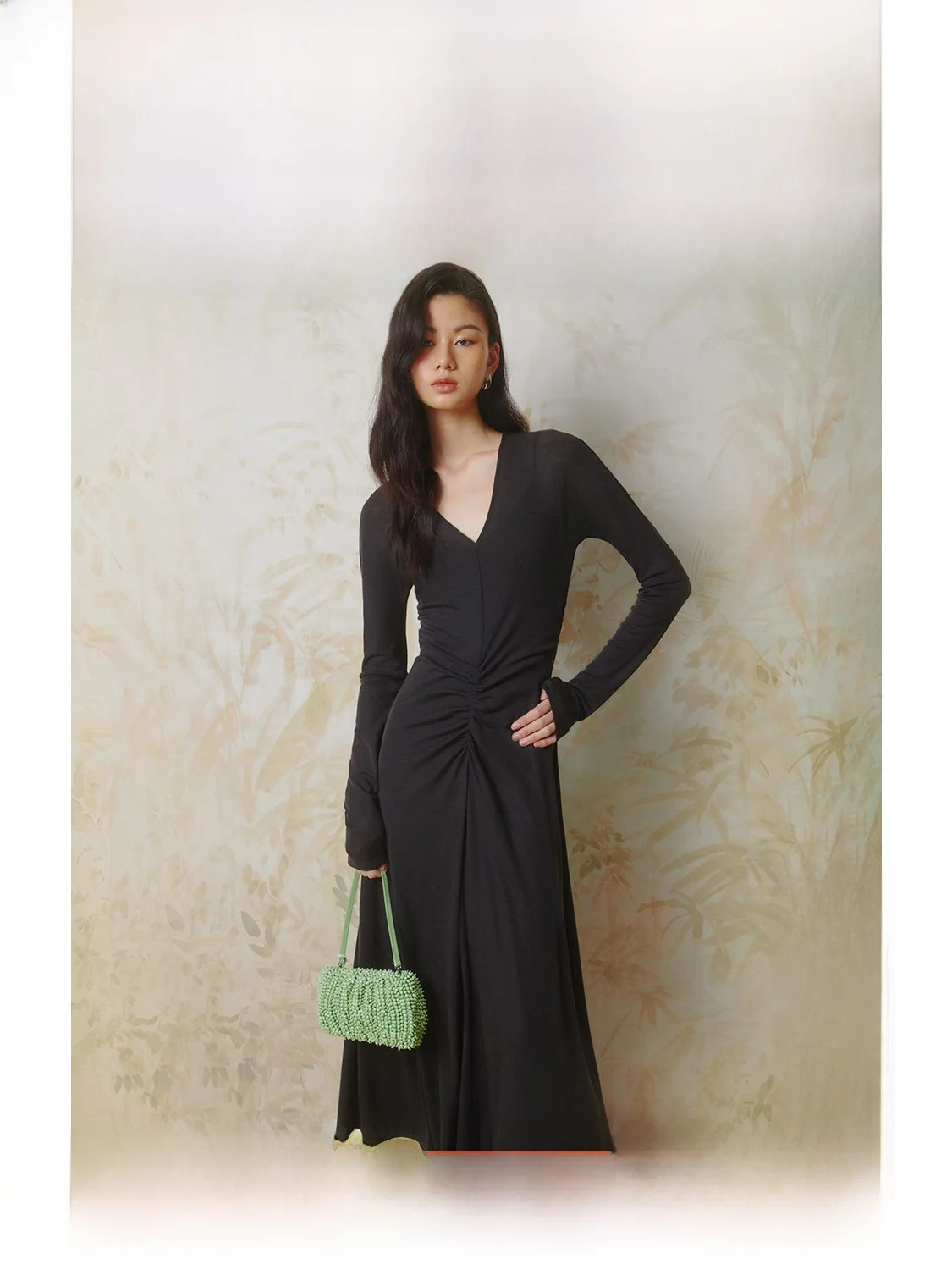 

ZhiZhi Knitted Dr Women's Spring 2025 New Design Sensation Pleated Slimming Briti Sle Long Sve V-Ne A-Line Dr