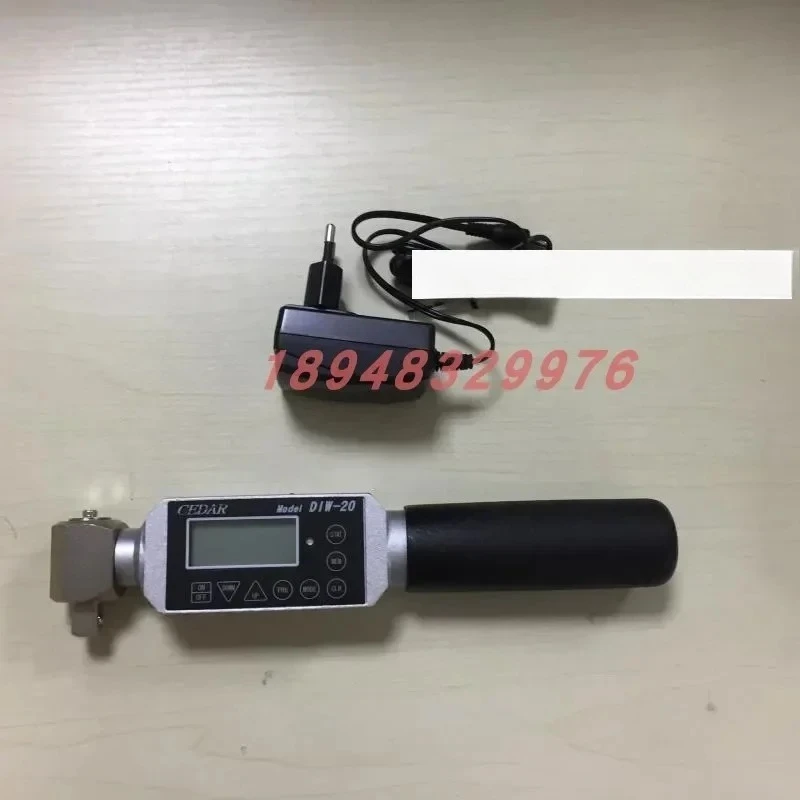 

Spot original Japanese imported CEDAR digital torque wrench torque meter DIW-15 20 75 120