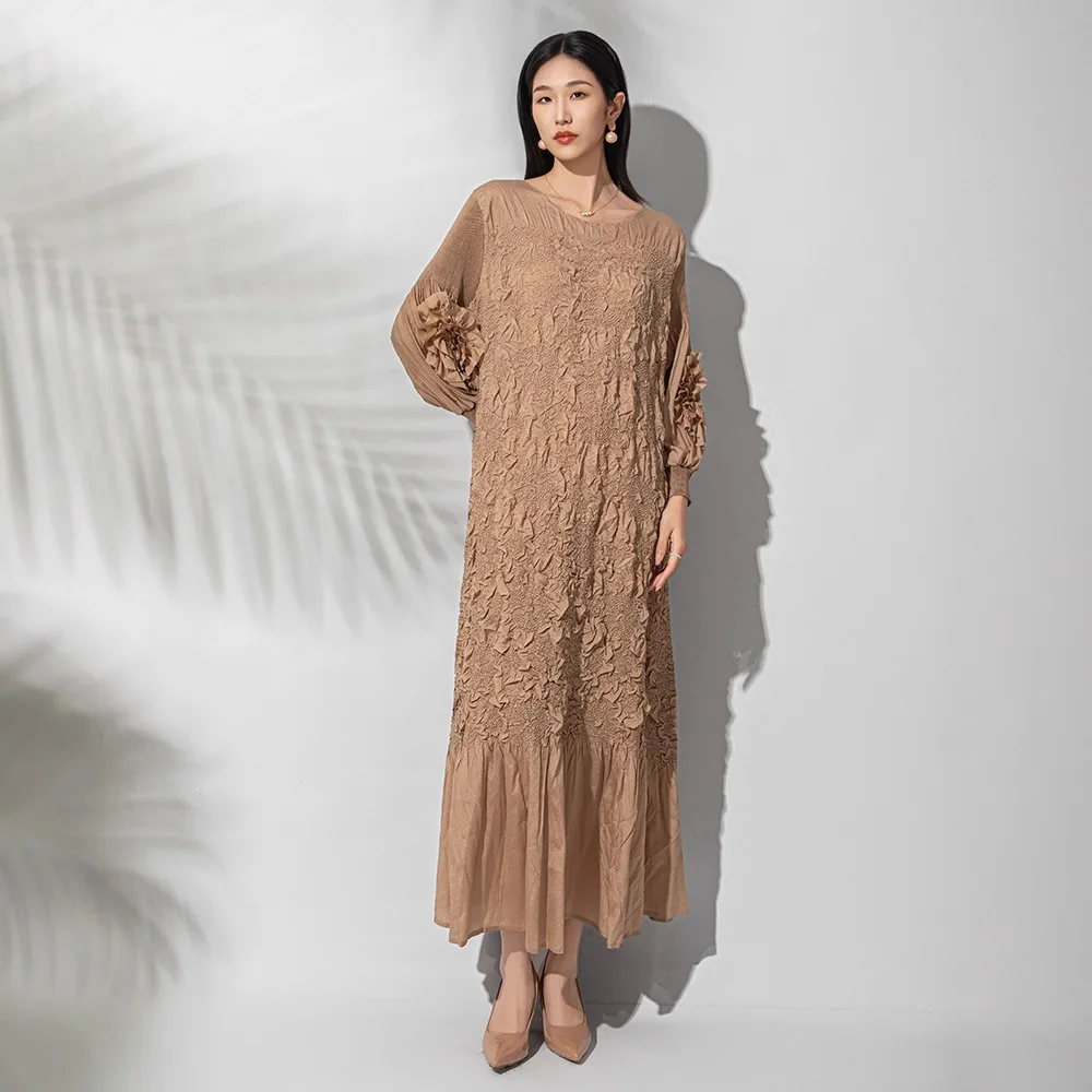 Miyake Chic New Solid Color Crinkled Hand-Cranked Floral Women's Dress Elastic Loose Three Quarter Sleeve Round Collar Clothing