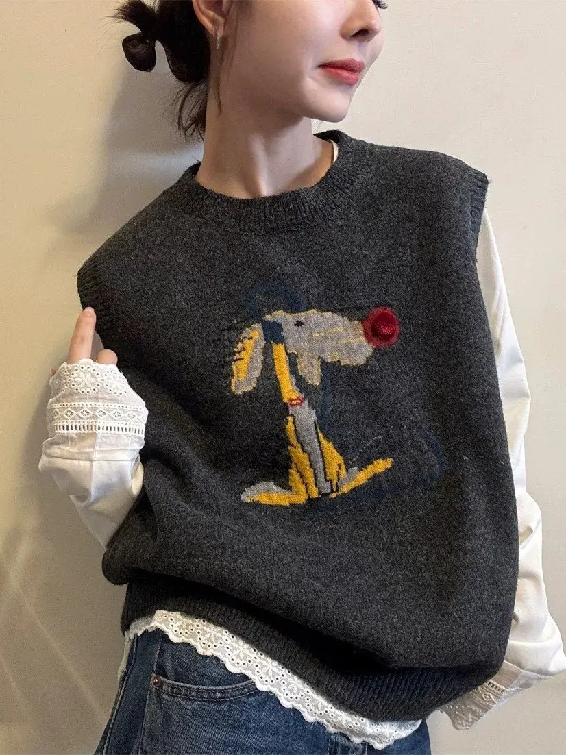 

Новая корейская женская вязаная жилетка 2025 года: уютный топ с круглым вырезом, однотонный, для многослойных образов, с мультяшным принтом на плечах, теплый.