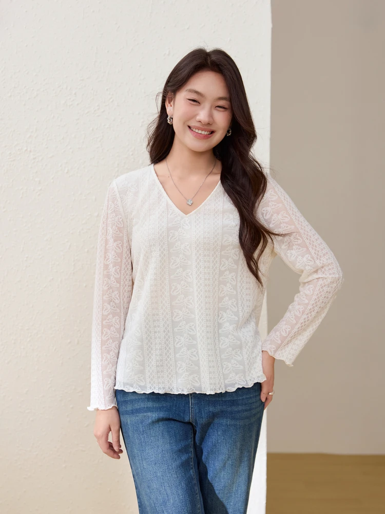 

Трикотажный топ с V-образным вырезом и вышивкой, облегающий, больших размеров, женский, весенний, новый стиль, удобный, повседневный, модный.