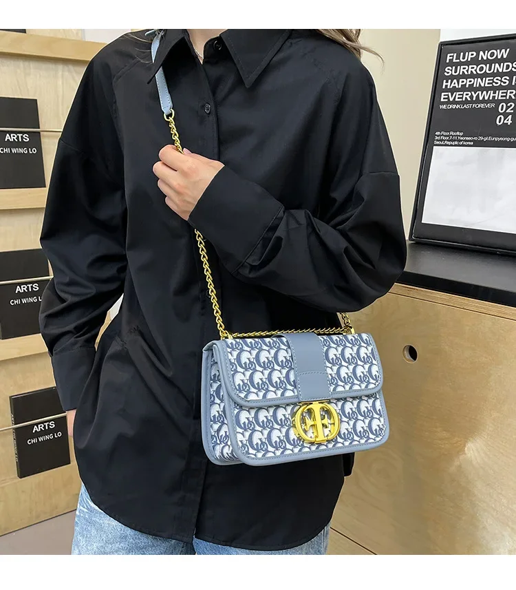 

2025 Embroidered Monogram Handbag - Vintage Luxury Crossbody Purse for Women, Chic Retro Shoulder Bag with Artisan Craftsmanship
