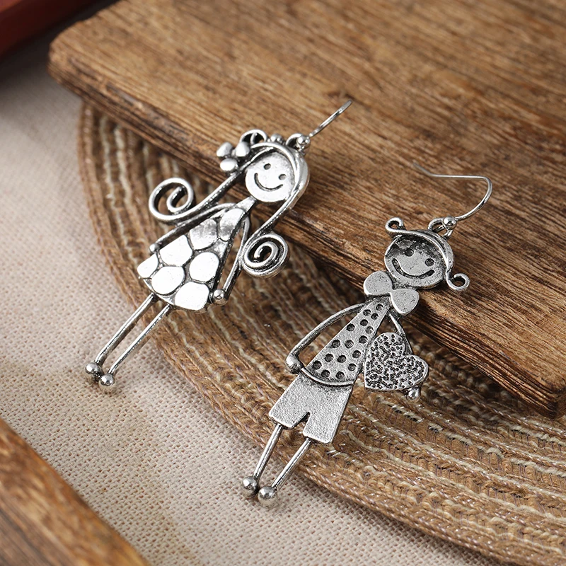 Creative Retro Minimalist Couple Character Metal Pendant Earrings for Women's Daily Minimalist Earring Accessories