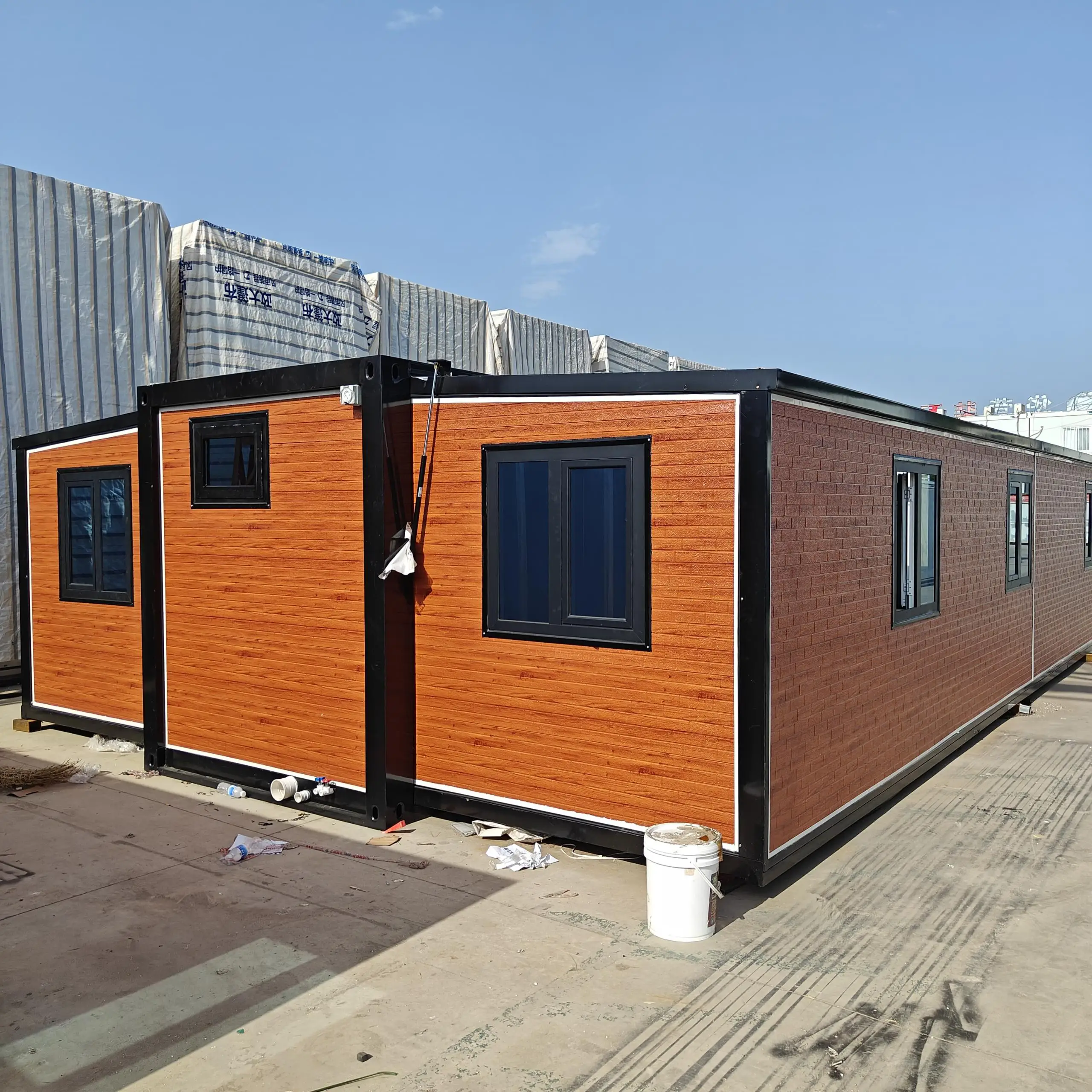 YG Hot Sale Steel Structure Gable Roof 3 Bedroom House Tiny Container Homes Prefab Houses