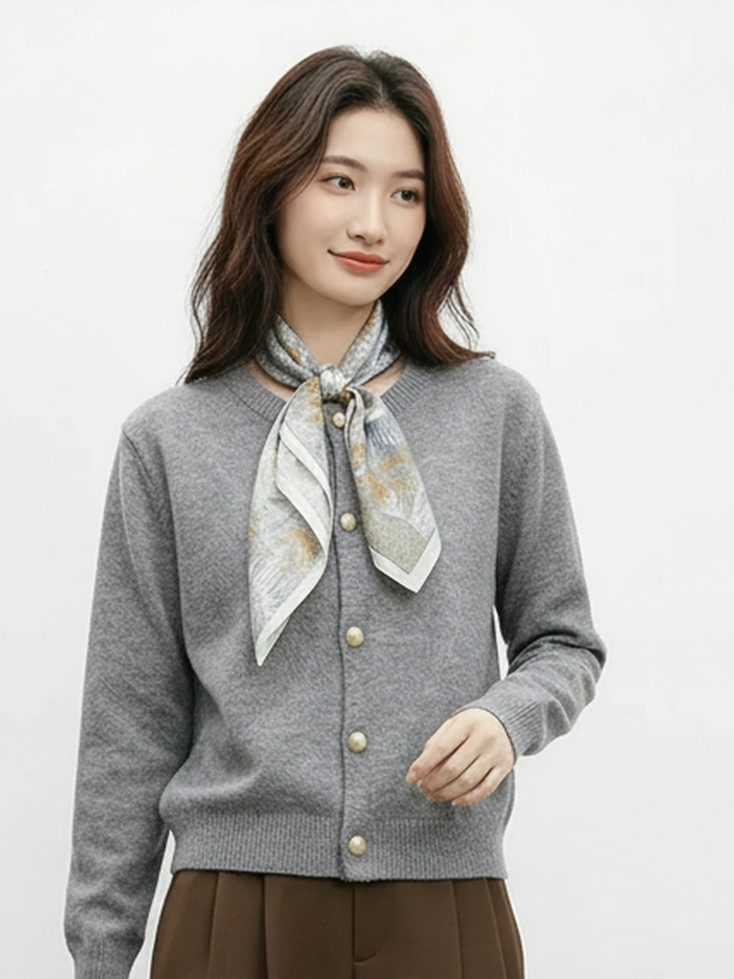 nouveau-foulard-carre-en-soie-100-beige-vintage-2026-pour-femme-imprime-nœud-papillon-cache-cou-de-bureau-doux-et-confortable