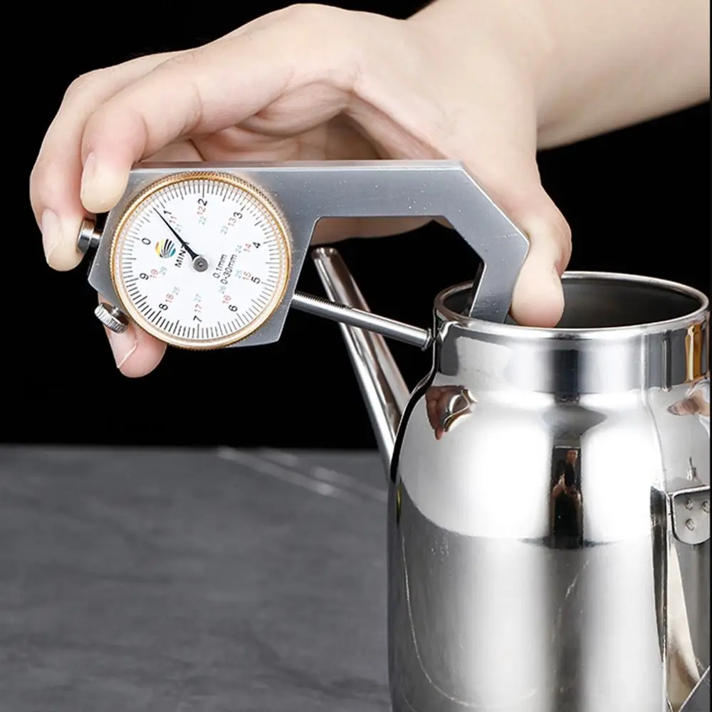 Stainless Steel Oil Cruet Drip Free Spout Leakproof Pouring Oil Pot Dustproof Cover Non- Slip Handle Sesame Oil Dispenser