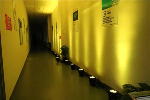 Lampu Par LED Outdoor IP65 Baru 7 *15w Lampu Par RGBWA 5in1 Slim LED