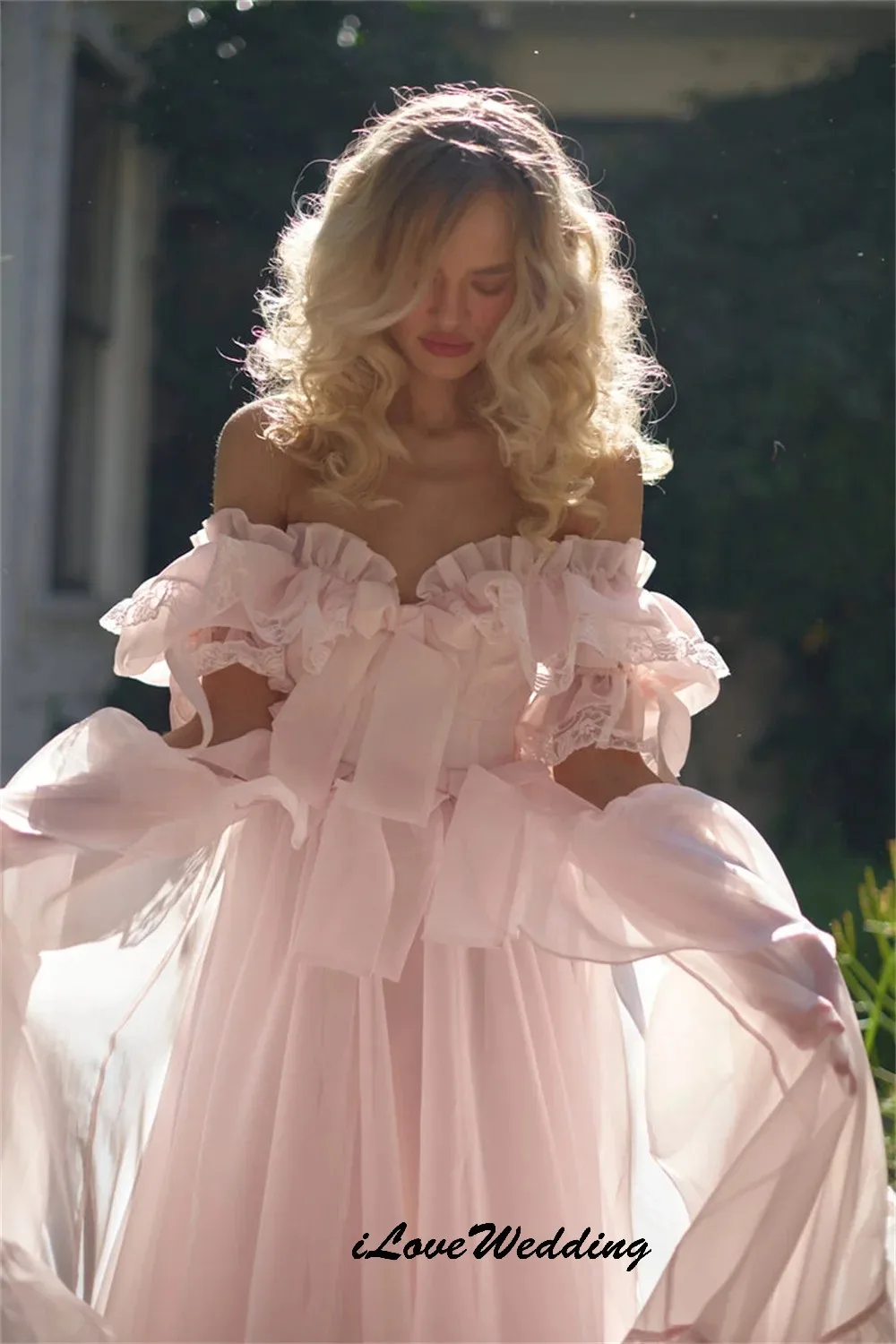 الوردي الشيفون قبالة الكتف فساتين لحضور الحفلات الموسيقية ألف خط فستان الأميرة الخامس الرقبة أنيقة المرأة فستان الحفلات الكشكشة فستان ماكسي مخصص