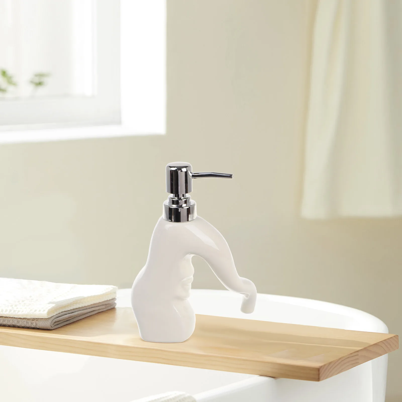 

Ceramic Soap Dispenser White Stylish Refillable Lotion Shampoo Pump Bottle for Bathroom Kitchen Liquid Soap Dispenser