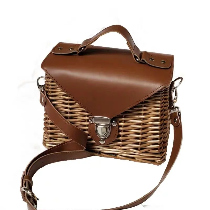Retro rattan kintted oco bolsa feminina 2025 verão viagem praia saco de palha marrom saco tecido à mão aleta ombro crossbody saco