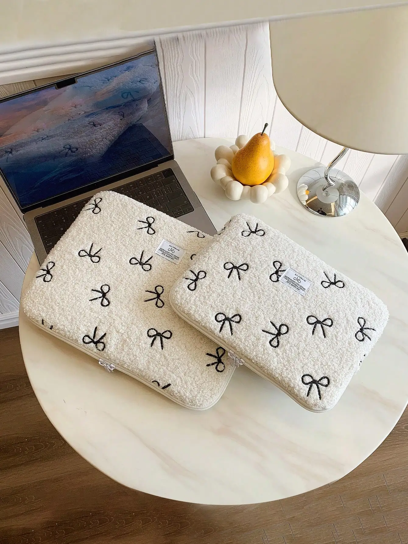 Fashionable Bow Print Student Computer Bag Soft Plush Notebook Protective Case Compatible with IPad Air4/5 Pro11 Mini 5/6 IPad