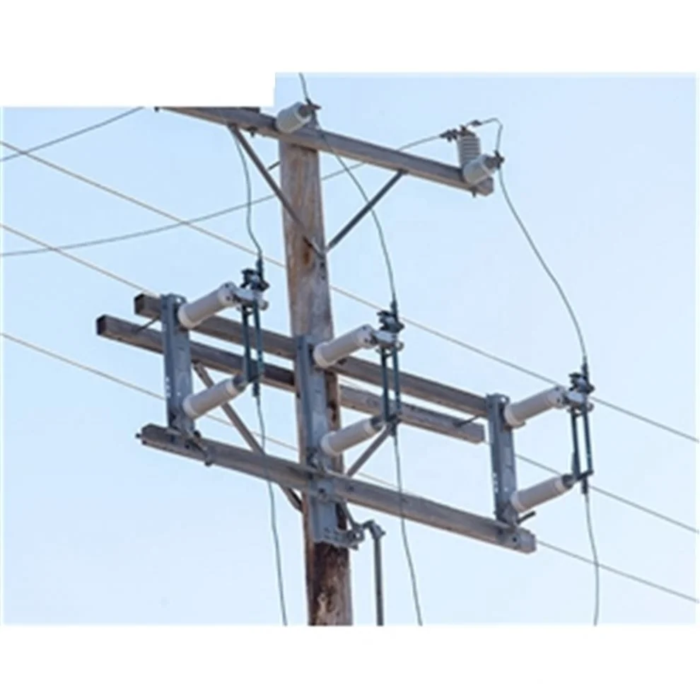 في الهواء الطلق ثلاث مراحل القطب شنت التثبيت العمودي نوع فاصل التبديل تحميل الهواء كسر التبديل 34.5KV 35KV 630A 1250A