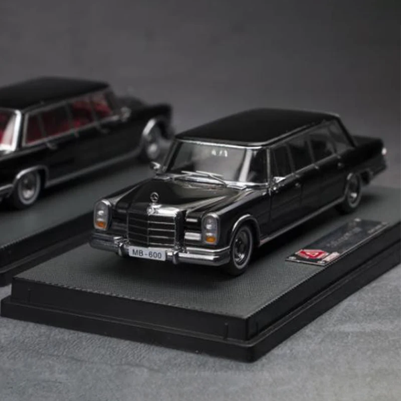 Diecast Original 1:64 Scale Benz 600 Pullman W100 Simulation Alloy Car Model Static Dispaly Collectible Toy Gift Souvenir