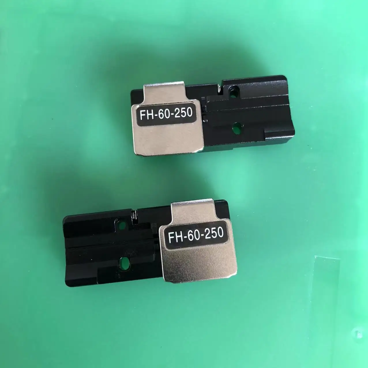 

1pair Bare Fiber Clamps FH-60-250 Fiber Holder for FSM 60 70S 80S 12S 22S FSM-60S FSM-12S 70R 60R Fusion Splicer