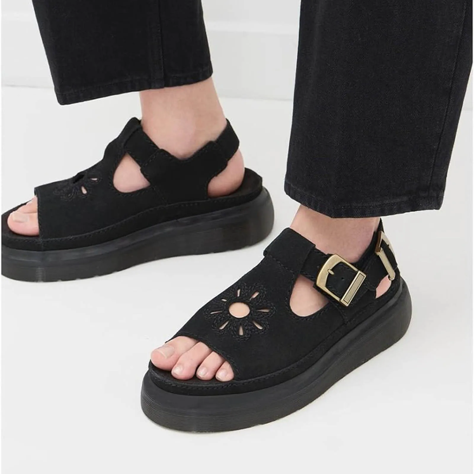 Sandalias de mujer a la moda de verano, zapatos de plataforma de cuña de cuero PU Retro para mujer, hebillas con punta abierta de pescado, sandalias de playa caladas