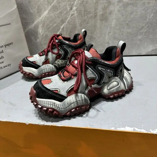 Sepatu mendaki gunung, sneaker olahraga Platform penambah tinggi, bernafas, kain kulit kasual, modis, desainer baru untuk pria 39-44 2024