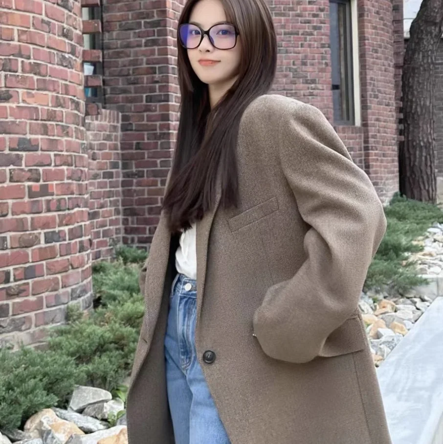

Faionable Wide-oulder Woolen Suit Jaet Loose Fit Classic Sle Winter Outerwear for Women Commute Appropriate