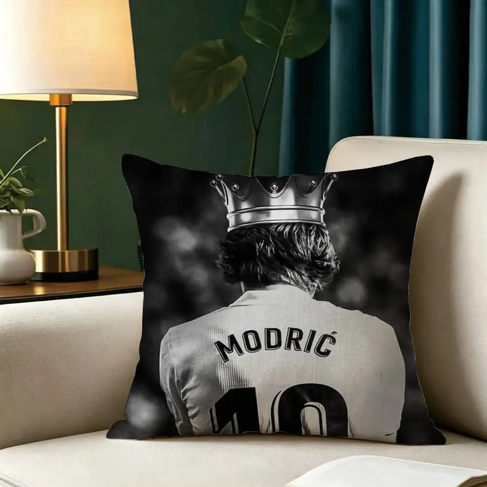 L-Luka Modric Football Star Square Double-Sided printed Pillow Case Bedroom Bedside Pillow Sofa Cushion Cover