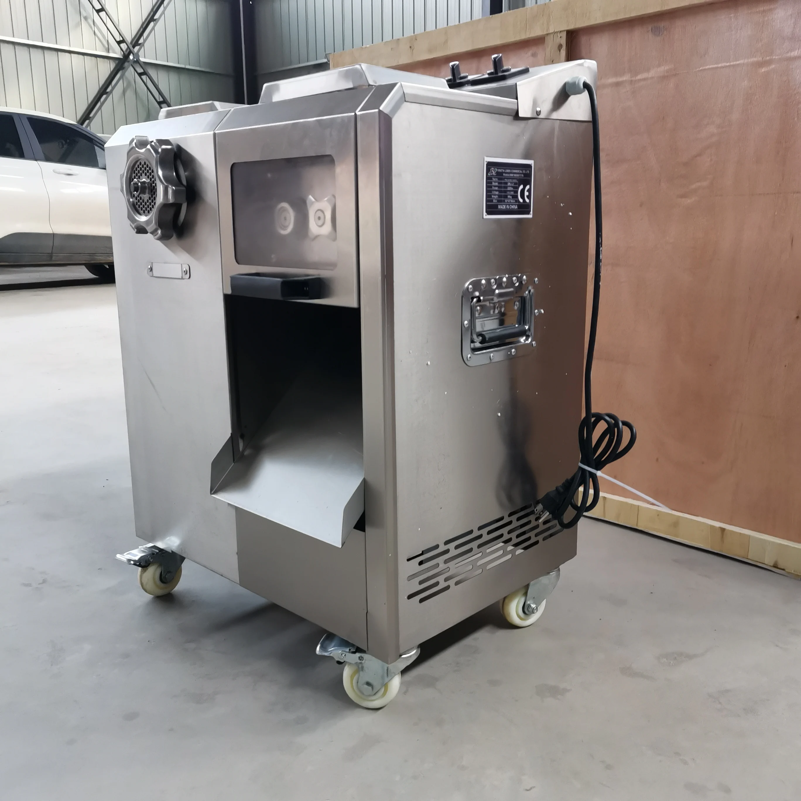 

Kitchen Fresh Whole Chicken Cube Cutting Machine Commercial Frozen Meat Bone Cube Cutter