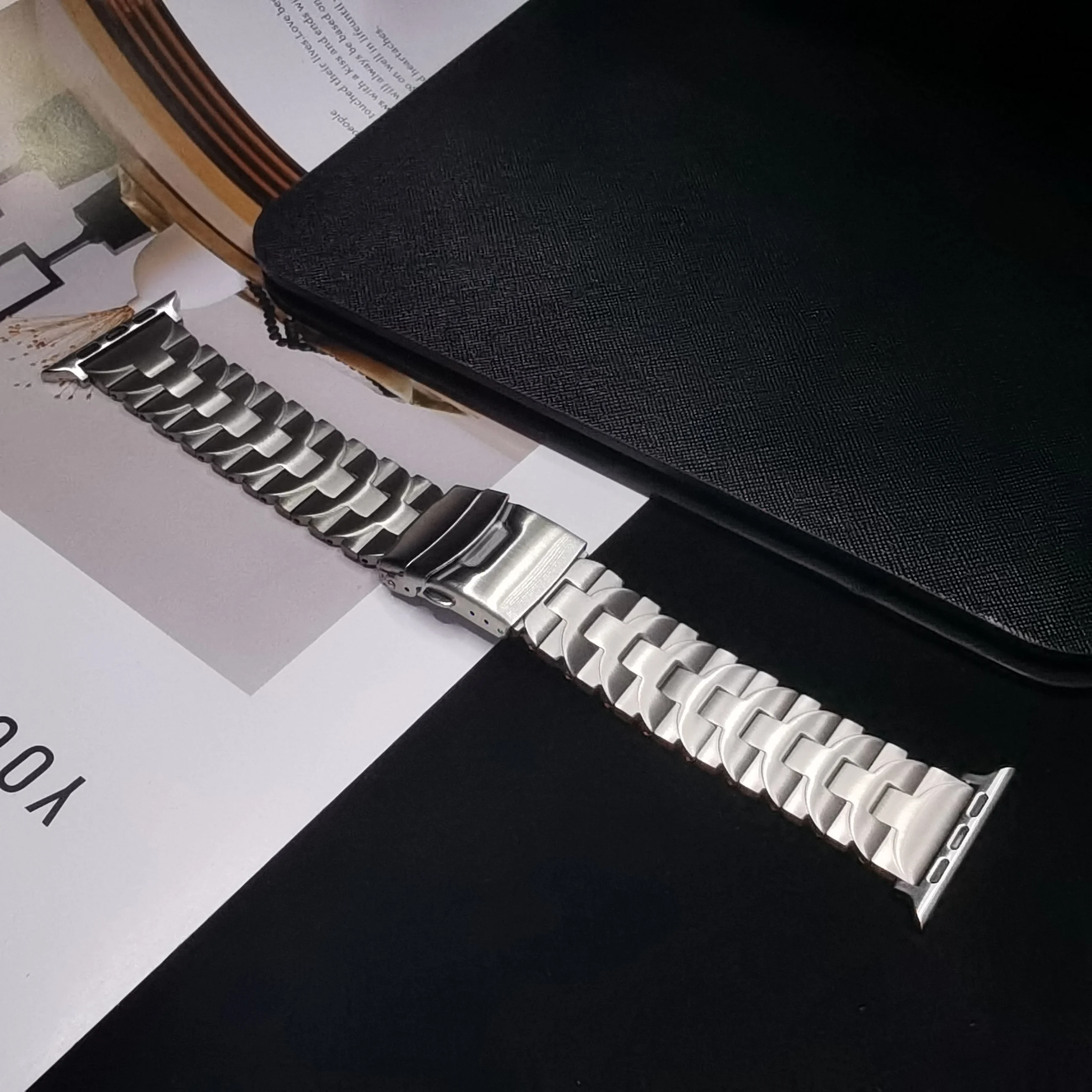 Titanium Bracelet for Apple Watch Ultra 2 Series 9 8 7 se 5 4 6 Band Metal Strap for iWatch 49mm 41 45mm 42 44mm 40 41mm Correa