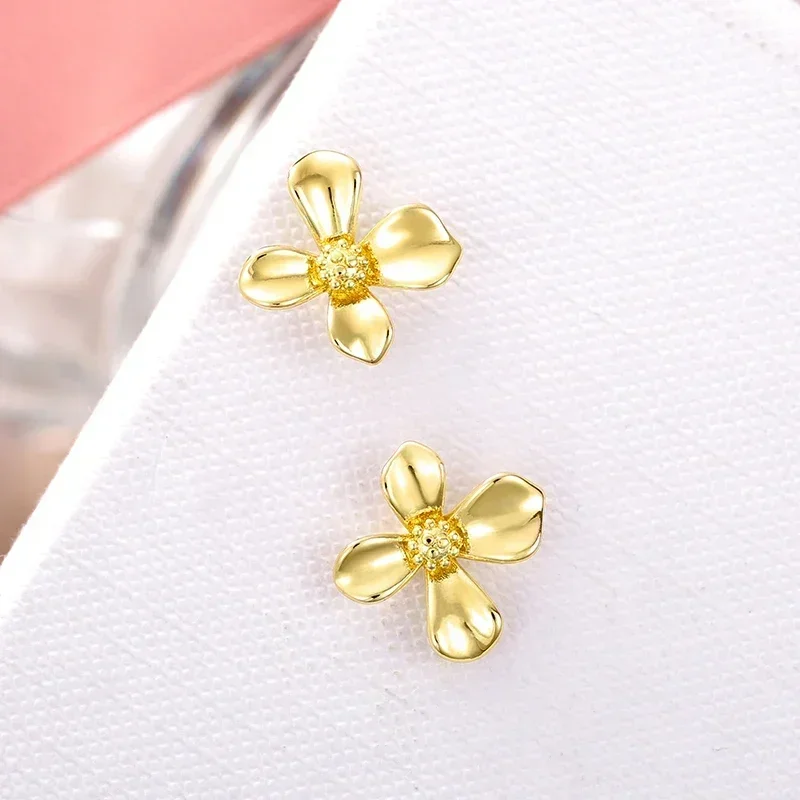 2024 Aesthetic Flower Stud Earrings Gold Color Metallic Style Modern Fashion Ear Piercing  for Women Statement Jewelry