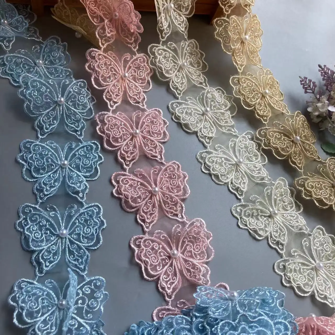 10pcs/lot Pearl Butterfly Flower Organza Embroidery Fabric Lace Trim Ribbon Clothes 3D Beading Flower Wedding Dress Applique