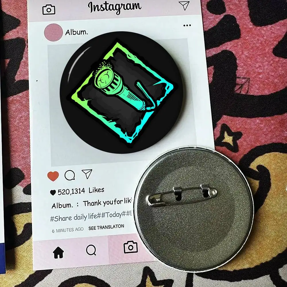 Game D-Dead By D-Daylight   32/44/58MM Customizable Button Pins Cute Funny Creative Badge Jewelry Decor Gifts For Friends - view 6