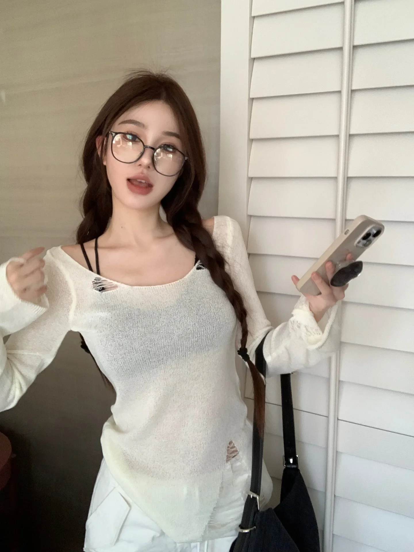 

Korean Sweet Long-sleeved Ripped Knitted T-shirt Women's Blouse Slim-fitting Unique Top