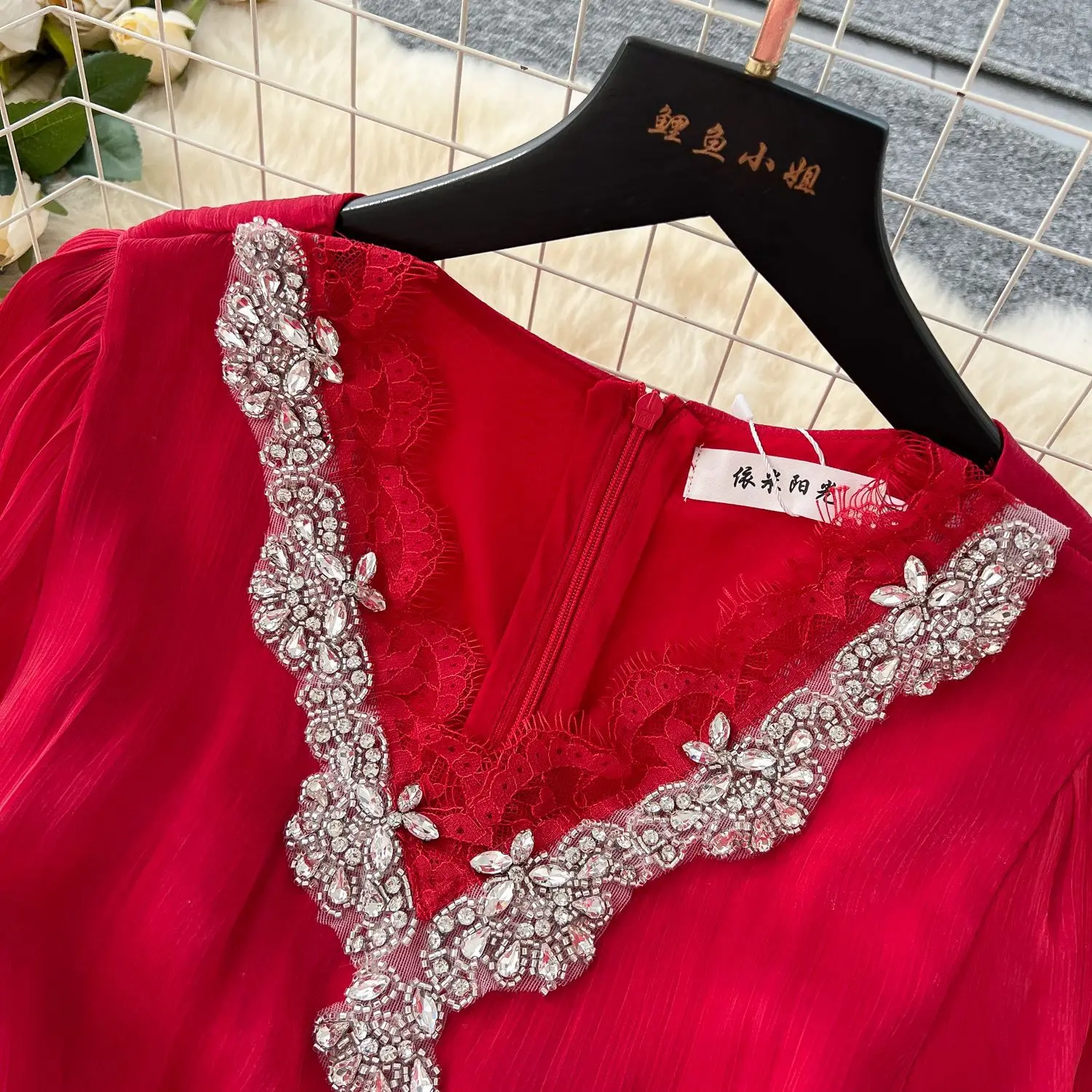 Rench موضة جديدة عالية الجودة المرأة طويلة الأكمام الخامس الرقبة أنيقة الماس رصع فساتين قصر نمط فساتين الملابس النسائية