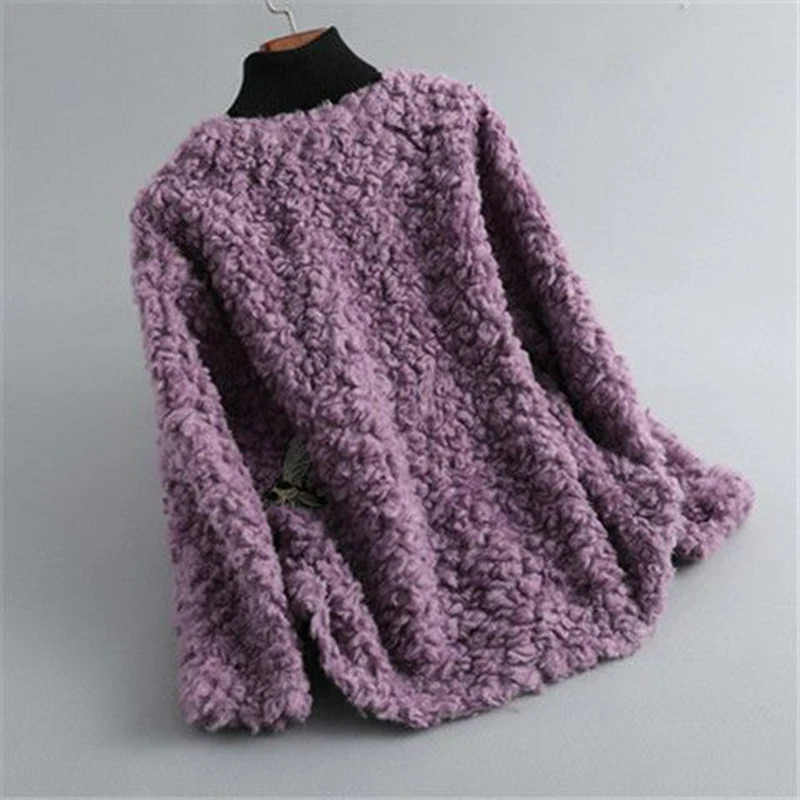 Women's Slim Sheep Cut Fleece Faux Fur Coat 2023 New V-neck Fur Integrated Lamb Wool Coat Purple Button Embroidery Fashion Coat