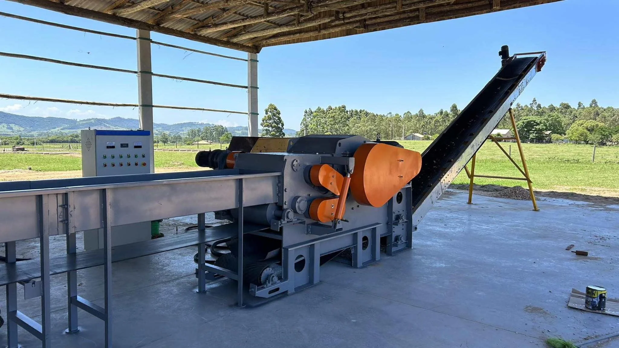 Hot-sale 216 Engine Mobile Drum Direct Factory Wood Crusher Machine Wood Chipper Shredder New Type Drum Wood Chipper