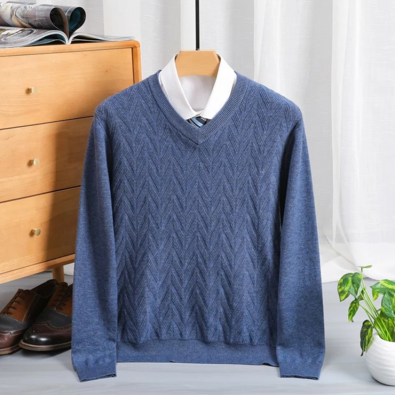 High-quality Thickened and Warm Men's Sweater, Daily Slim-fit Base Shirt, V-neck Pullover Knitted Sweater.Dark Stripe Shirt