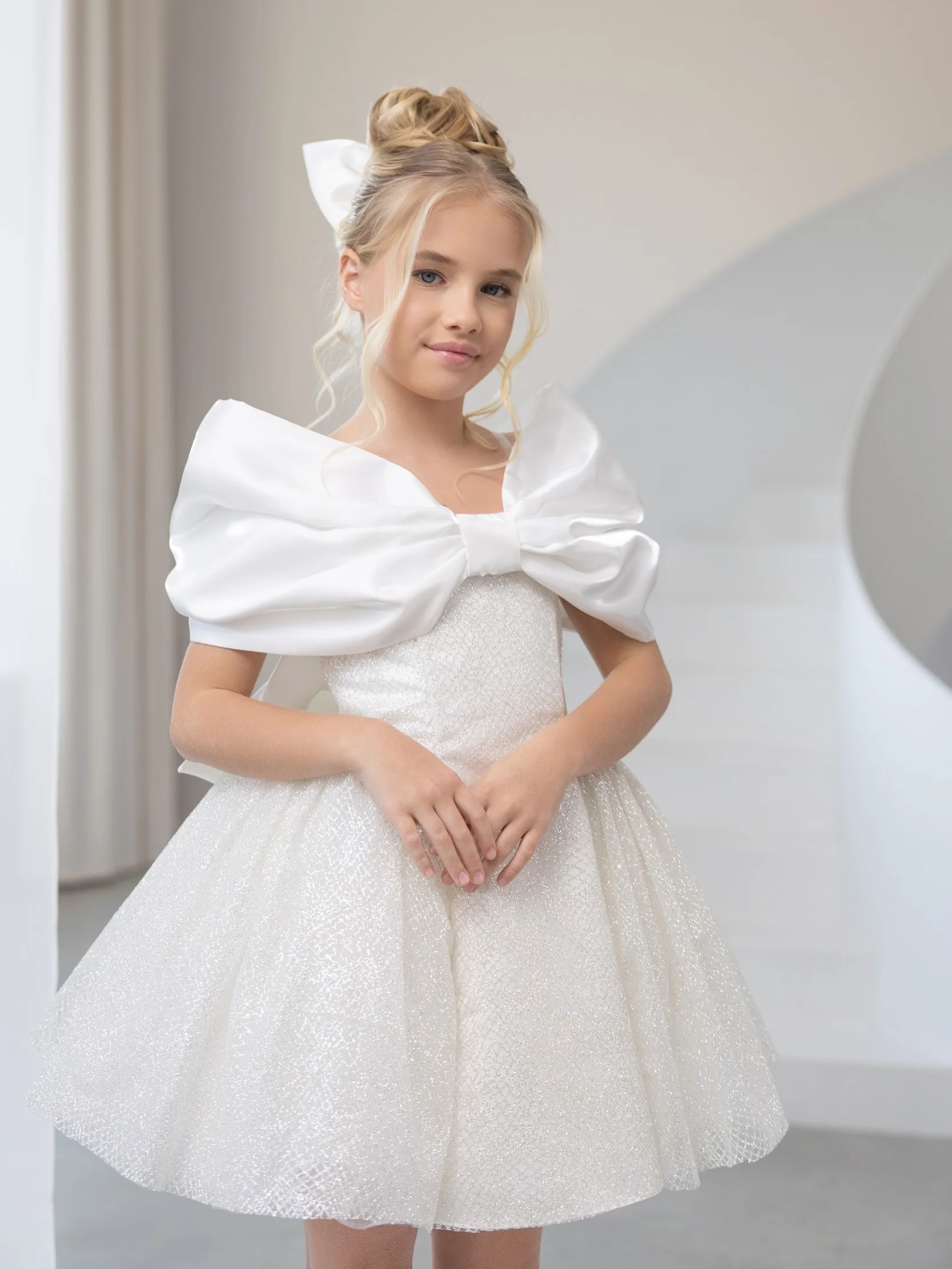 abito-da-damigella-d'onore-bianco-con-spalle-scoperte-in-tulle-gonfio-e-glitter-stile-principessa-per-bambine-ideale-per-matrimoni-compleanni-prima-comunione-e-feste