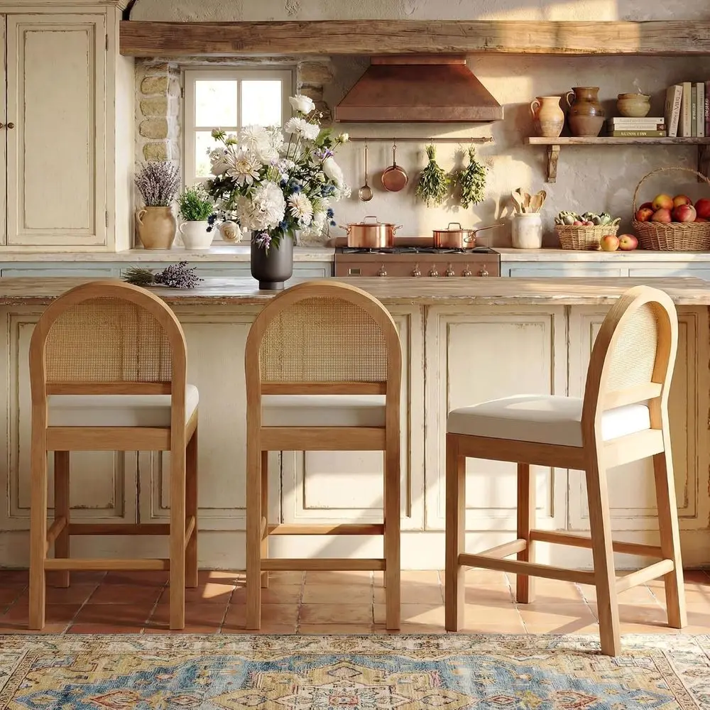 

Набор из 3 барных стульев из ротанга: деревянные, для барной стойки, с натуральной плетеной спинкой и сиденьем из шенилла