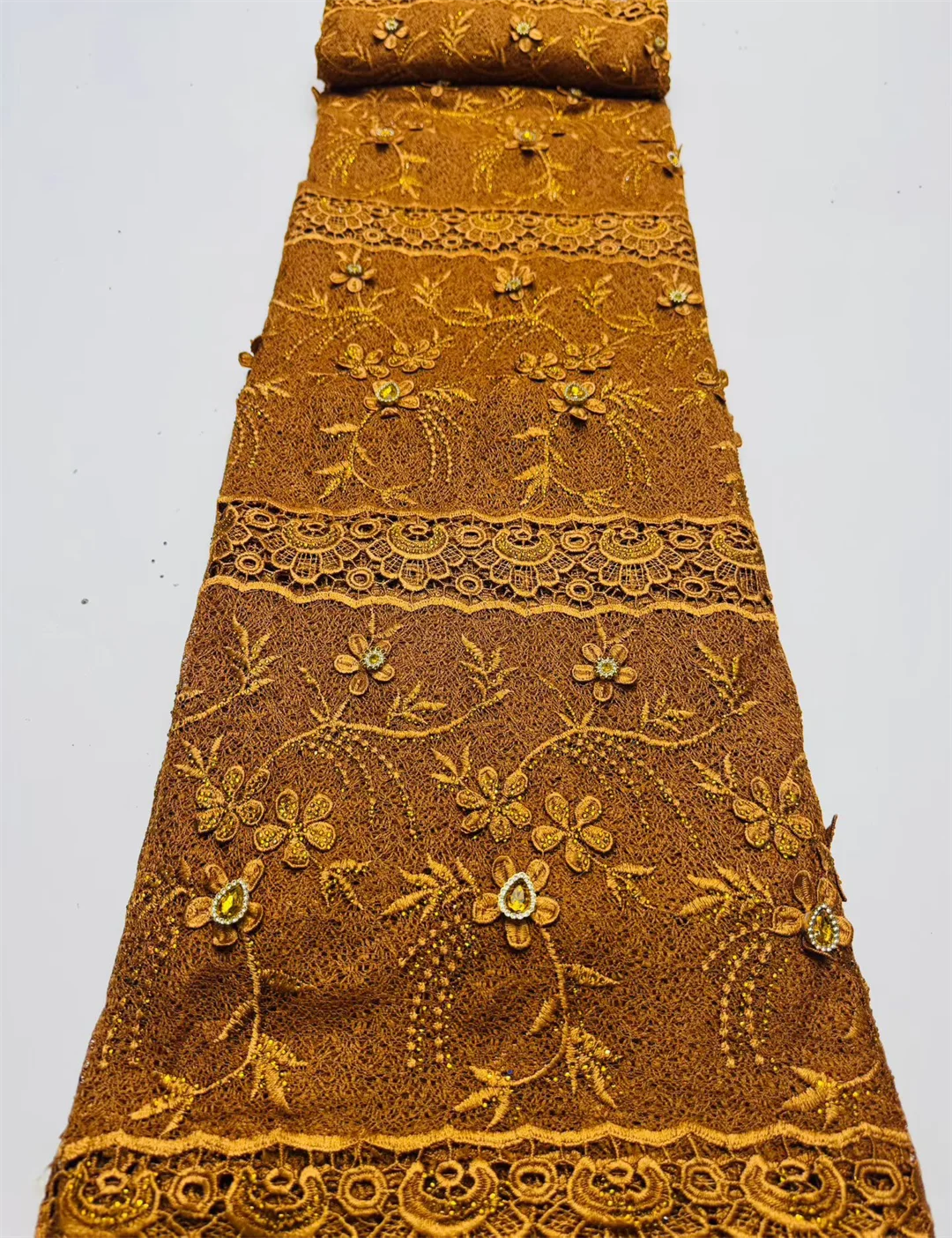 

2026 Премиальный африканский гипюровый шнур, кружево с цветком, роскошное нигерийское вечернее платье, водорастворимая кружевная ткань для женщин Asoebi