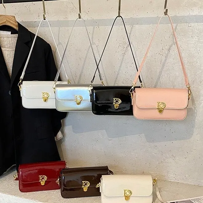 

Retro Patent Leather Small Square Bag, Gold Lock Embellishment, Versatile Daily Commuter Shoulder Bag