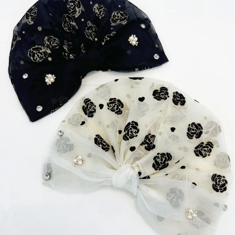 أزياء الصيف الجديدة النمط الغربي باوتو قبعة اللؤلؤ طبعة رقيقة تغطي الشعر الأبيض الأسود الحجاب مجموعة أنيقة المرأة