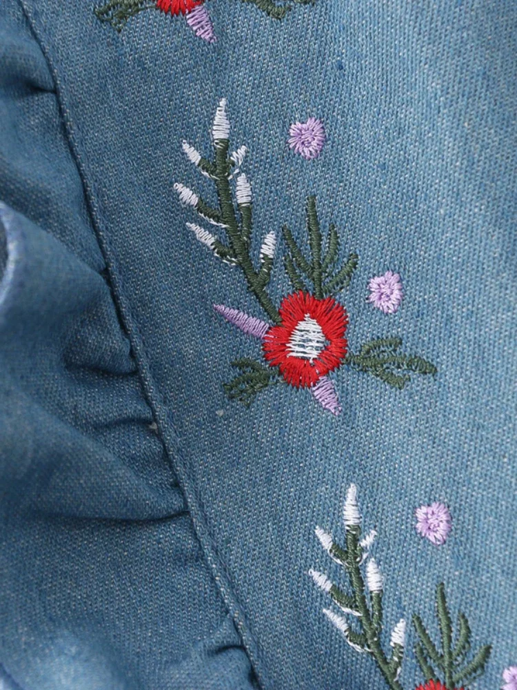 กระโปรงผ้ายีนส์เอวสูงทรงสูงเข้ารูปสำหรับผู้หญิงใหม่ฤดูร้อนปักลายดอกไม้แฟชั่นสุดชิคยาวถึงเข่า