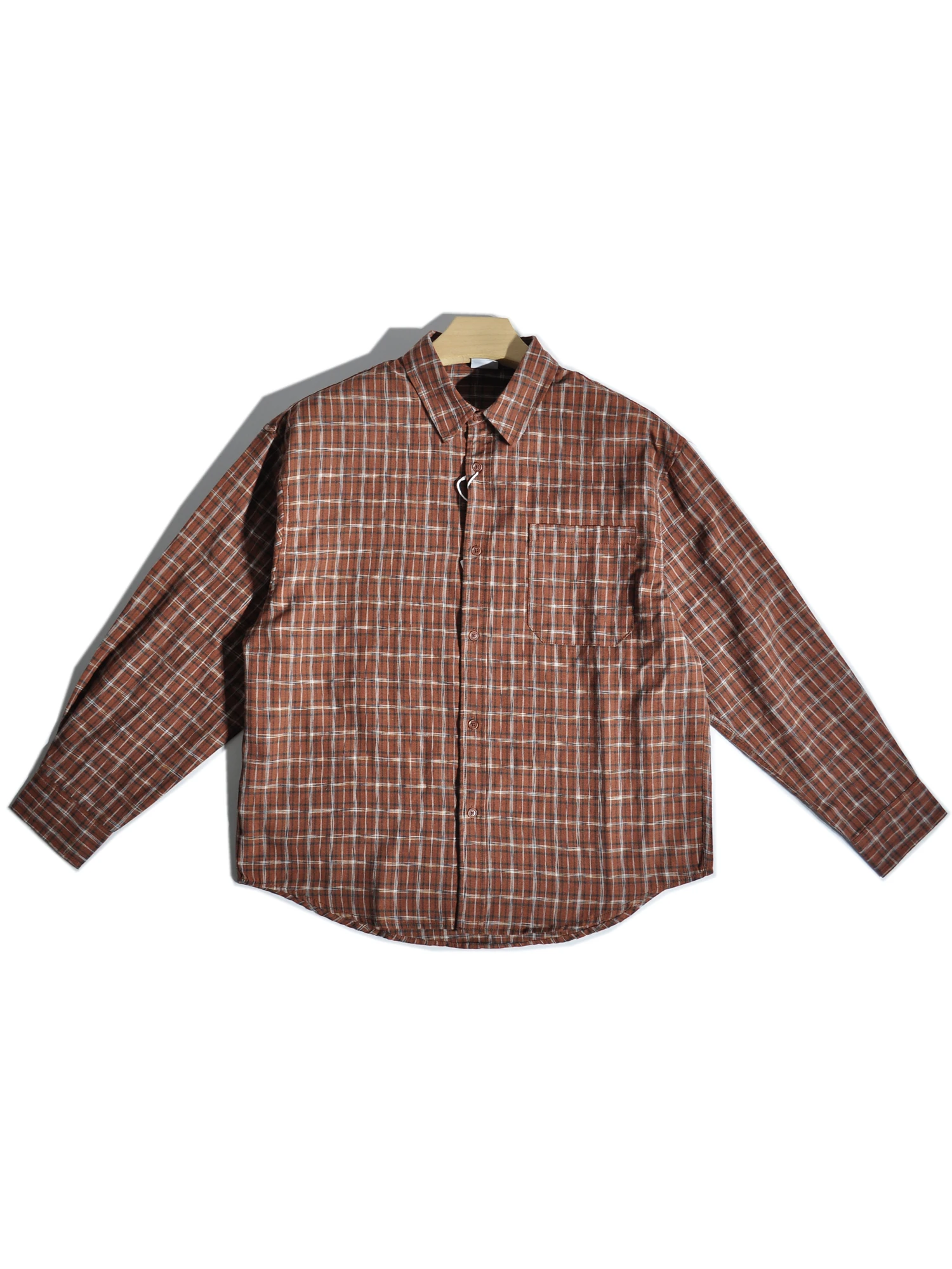 

Весенне-летнее тонкое ретро-пальто в японском стиле с длинными рукавами, свободного кроя, в американском повседневном стиле, в клетку, для молодежи, на каждый день, из хлопка.