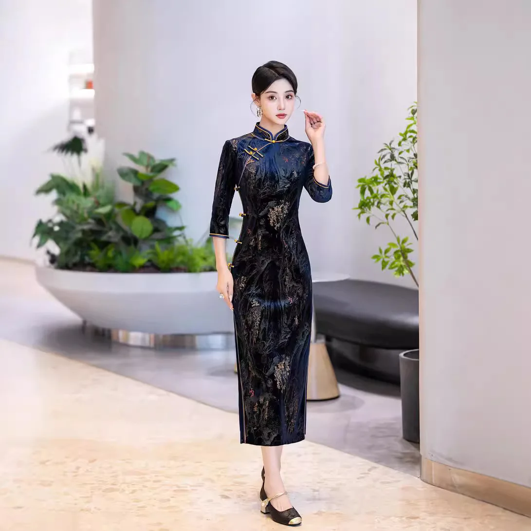 

Mid Sleeve Improved Cheongsam 2025 New Retro Style Elegant Silver Velvet Jacquard Temperament Slim Fit Dress