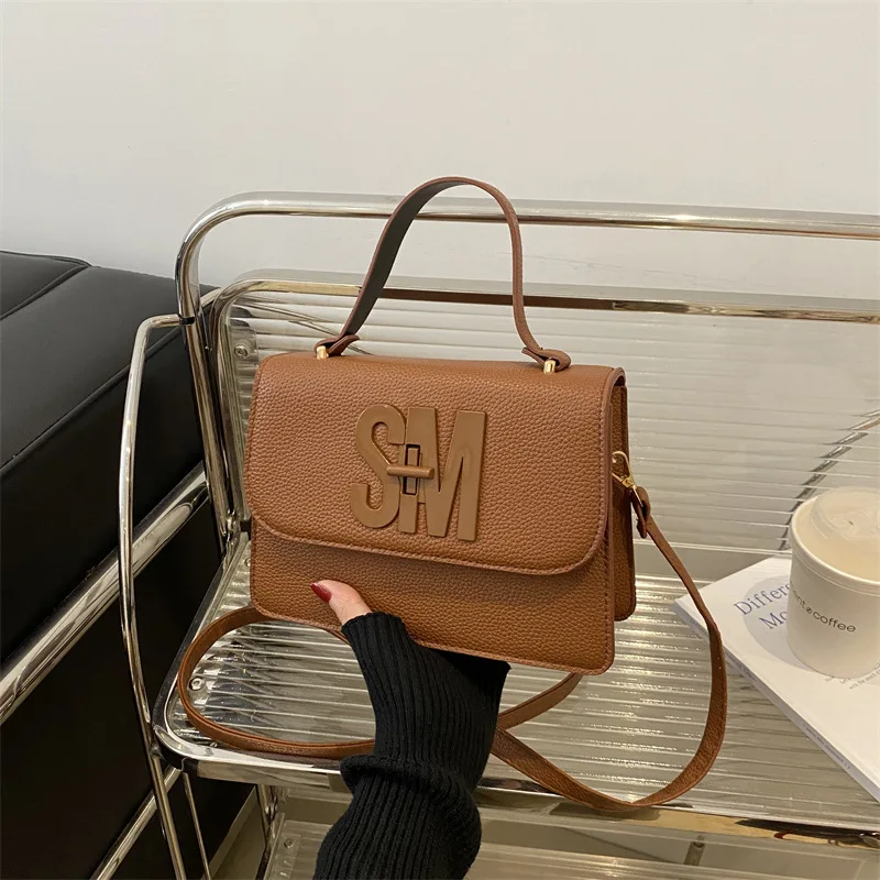 

Solid Color Square Bag Spacious Tote for Women Minimalist Crossbody Purse Large Capacity Day-to-Night Bag Casual Commuter Bag​