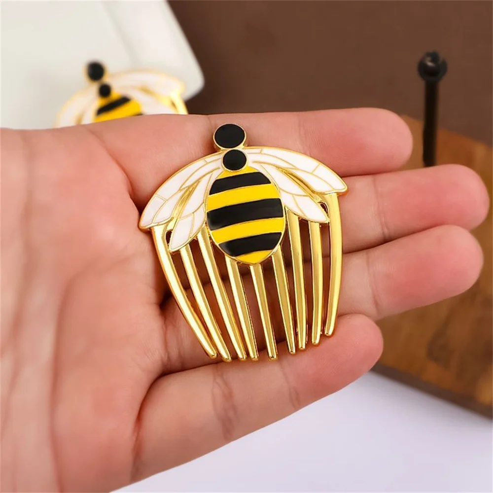 Kartun Gadis Lucu Lebah Kecil Rambut Kartu Rambut Anime Animasi Perifer CosProps Jepit Rambut Lencana Hadiah Pria Wanita Ransel Perhiasan