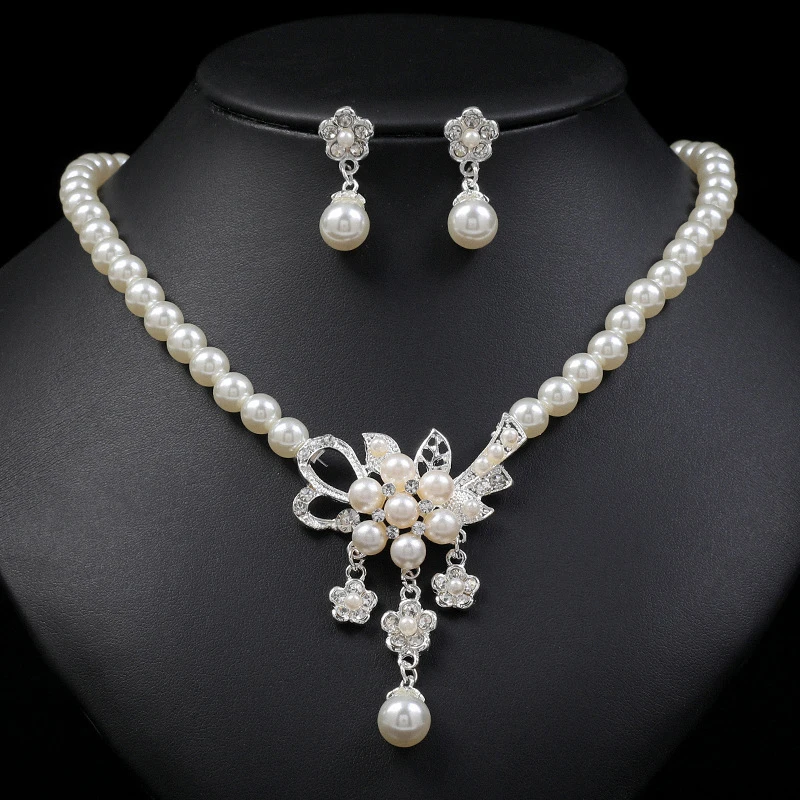 1Set Women Necklace Beaded Glossy Faux Pearls Rhinestone Embedded Flower Bride Necklace Stud Earrings Kit